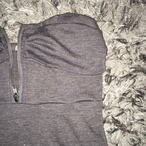 Halter dress - Picture 3 of 5